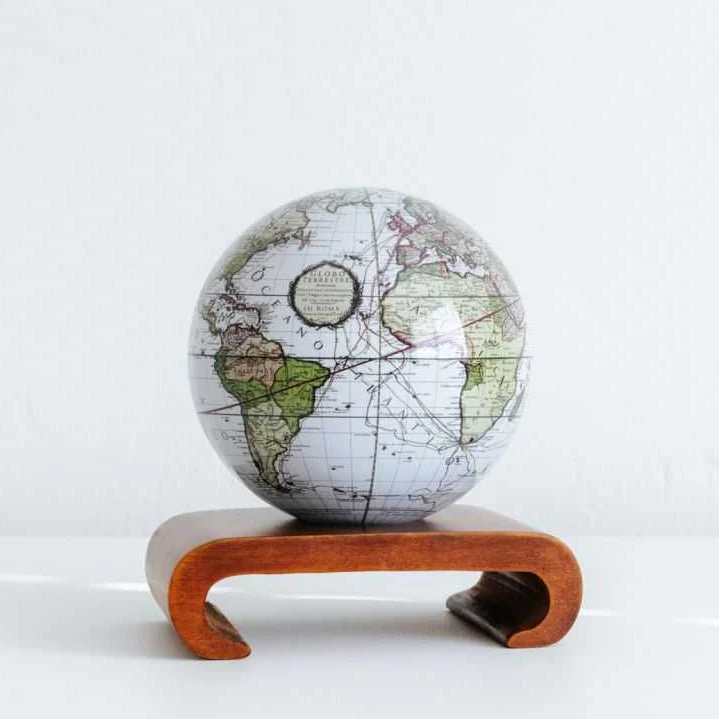 Antique Cassini White Globe - Image 9