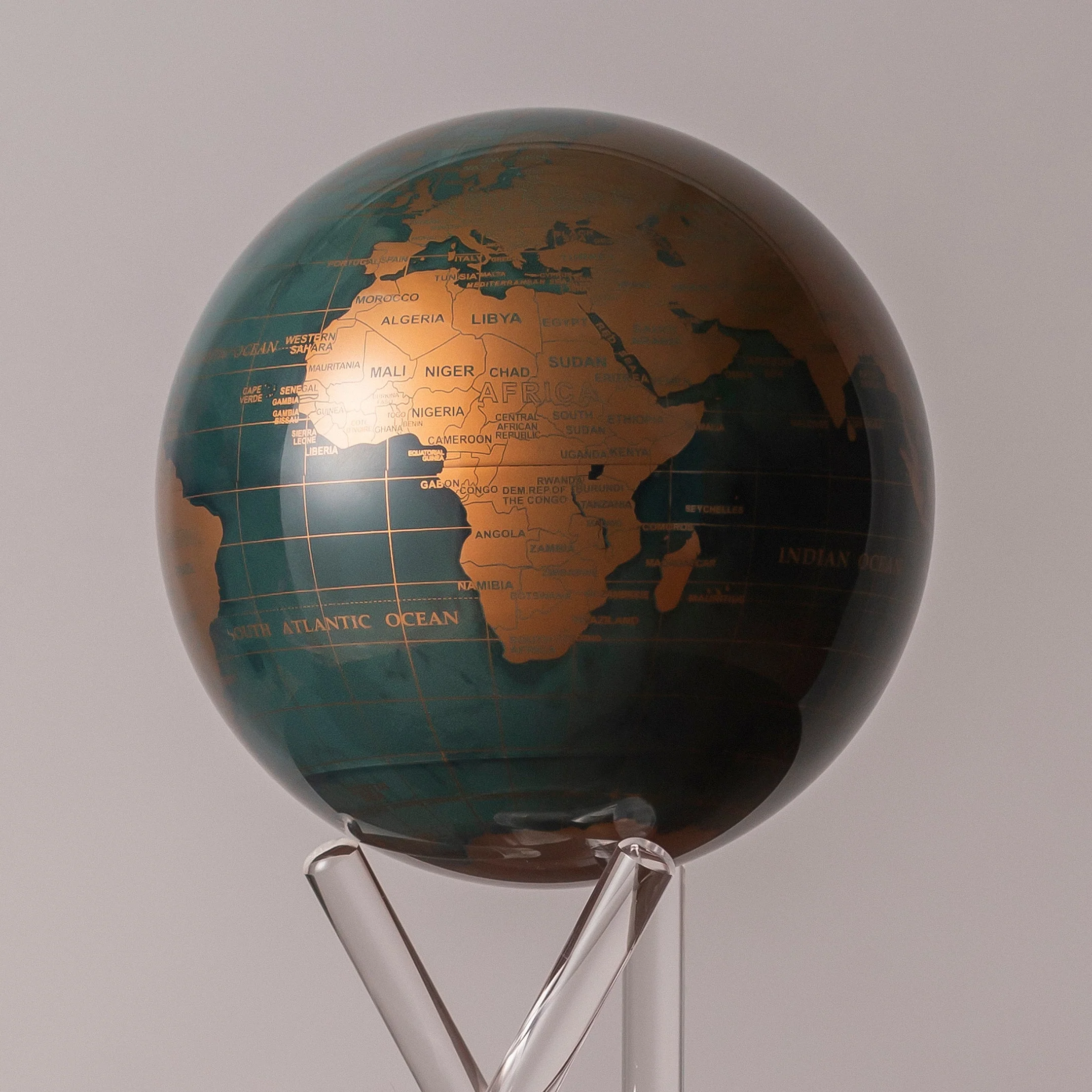 Emerald Green & Gold Globe - Image 4