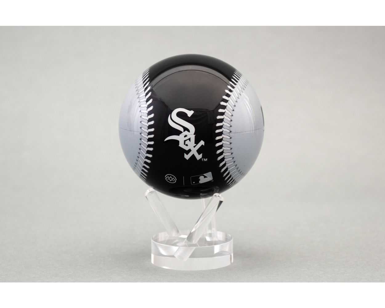 MLB® White Sox™ MOVA Globe - Image 3