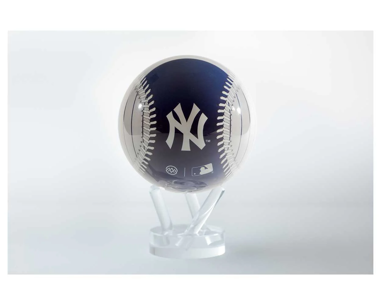 MLB® Yankees™ MOVA Globe - Image 3