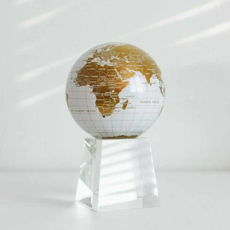 Pearl White & Gold Globe - Image 13